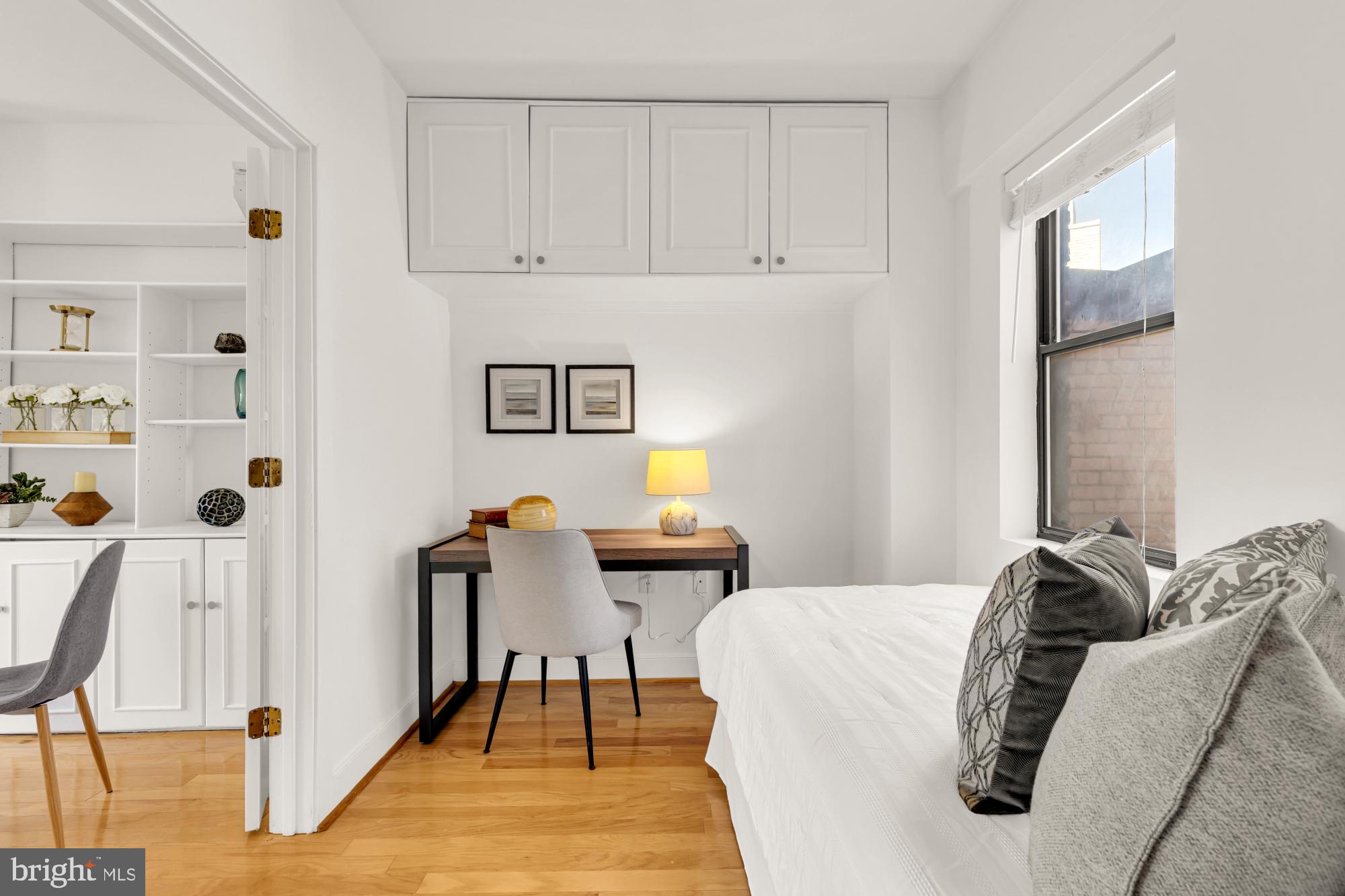 1727 R Street Northwest, Unit 402 Washington, DC 20009 - Photo 20 of 35 Guest Bedroom / Home Office