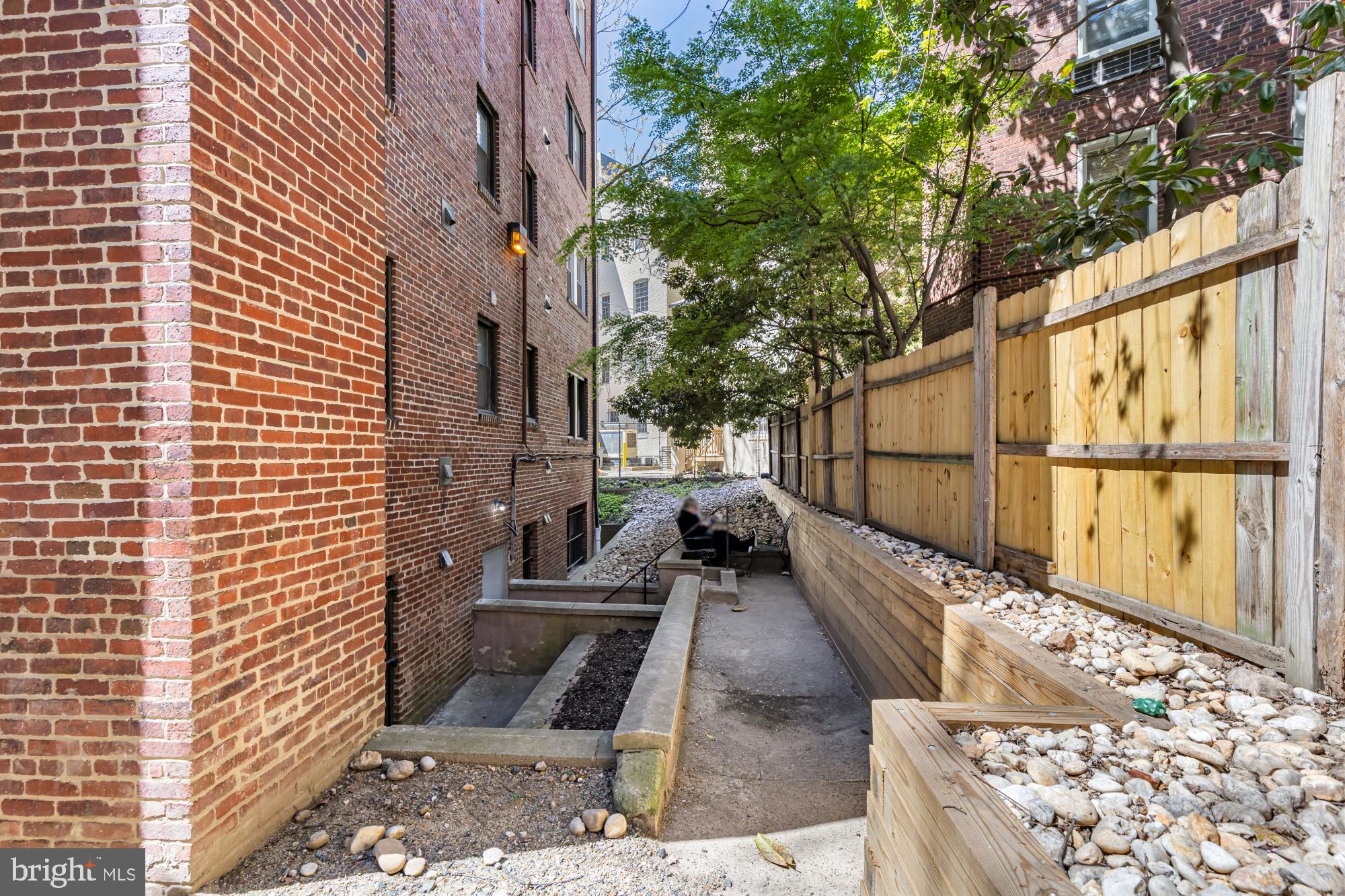 1727 R Street Northwest, Unit 402 Washington, DC 20009 - Photo 33 of 35 Secure Outdoor Space