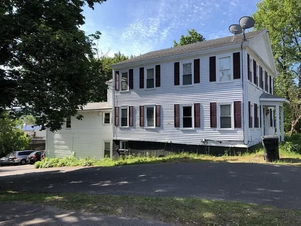 $1,870 | 227 Bridge Street, Unit 2, Northampton, MA 01060