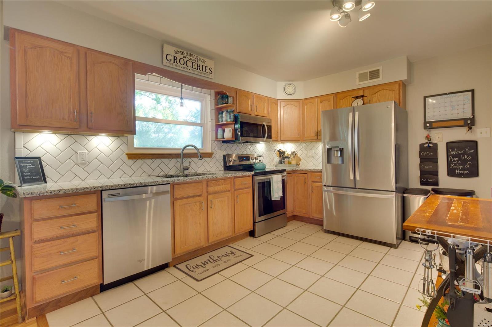 3154 Ringer Road St. Louis, MO 63125 - Photo 8 of 34 Gallery Image 8