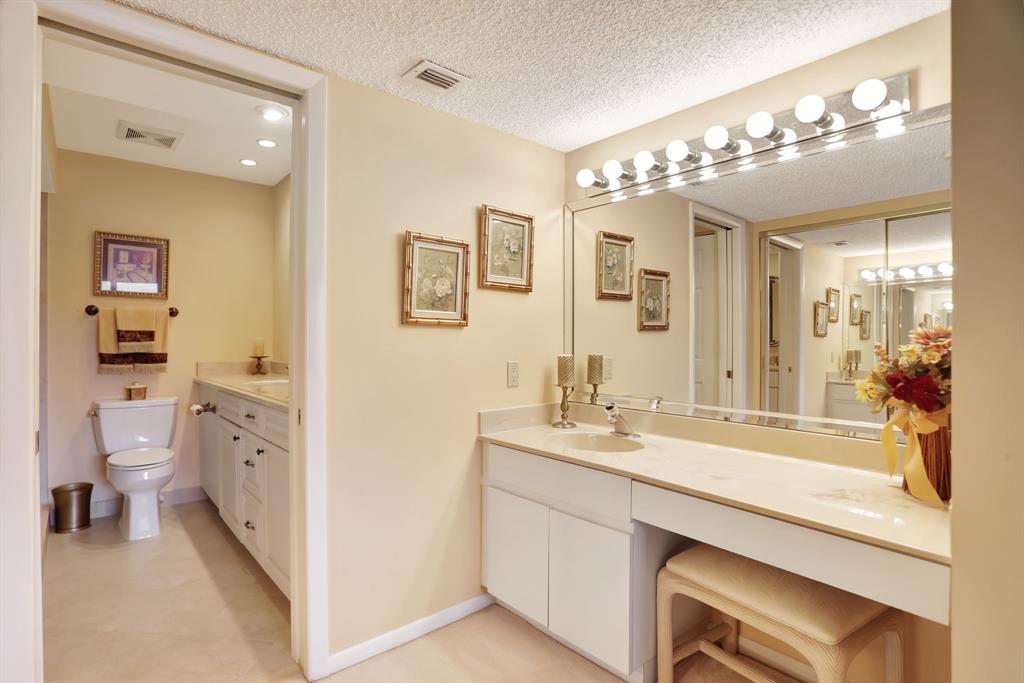 330 Southeast 20th Avenue, Unit 307 Deerfield Beach, FL 33441 - Photo 12 of 48