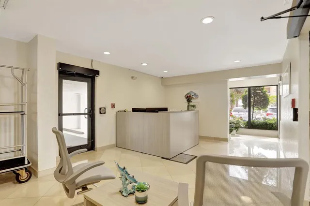 $549,900 | 330 Southeast 20th Avenue, Unit 307, Deerfield Beach, FL 33441