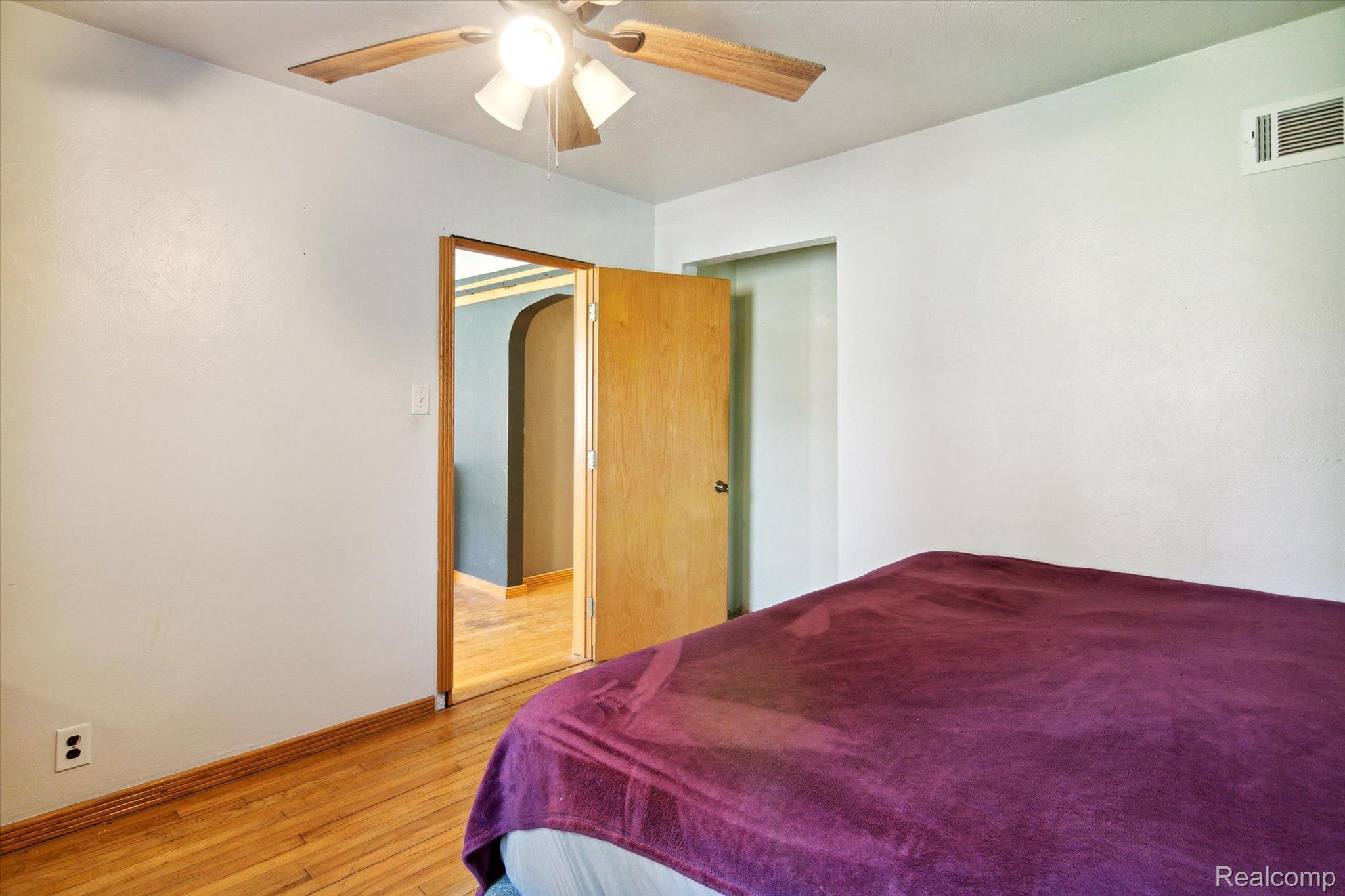 1570 East Hurd Road Monroe, MI 48162 - Photo 16 of 49 Gallery Image 16