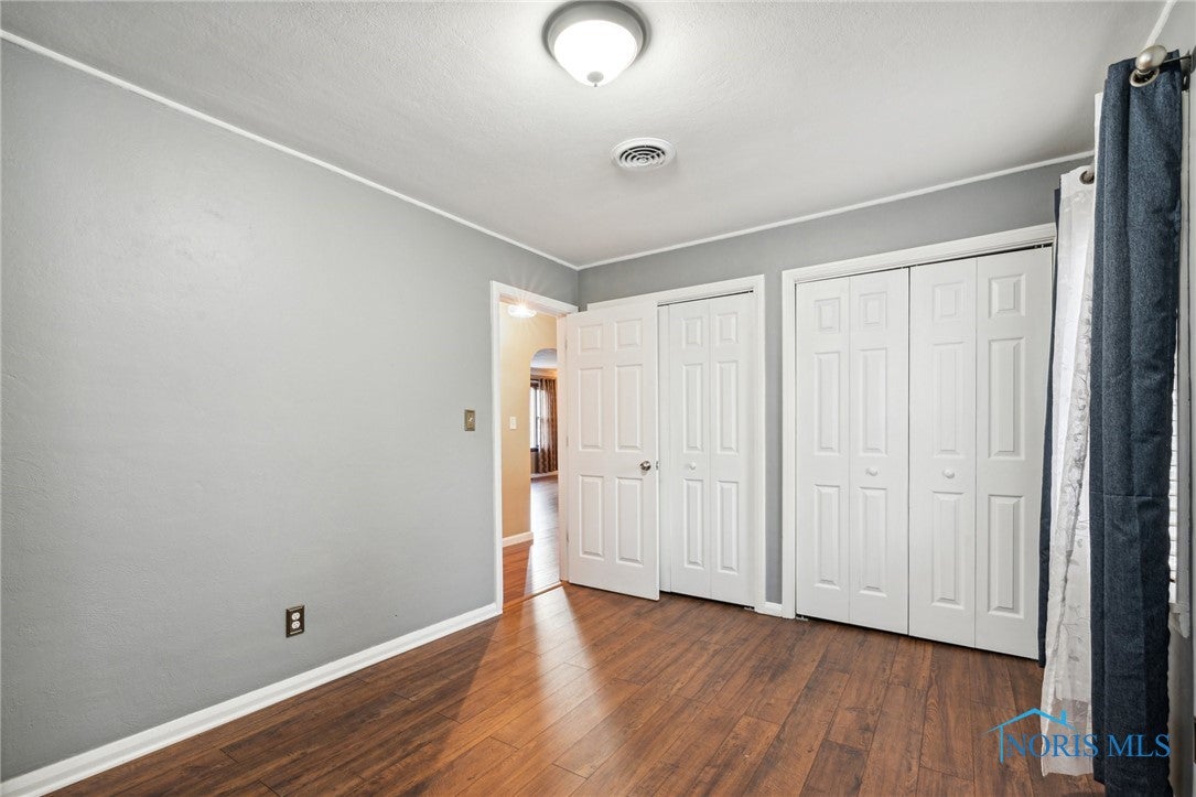 1021 Rochelle Road Toledo, OH 43615 - Photo 25 of 47 Also has double closets.
