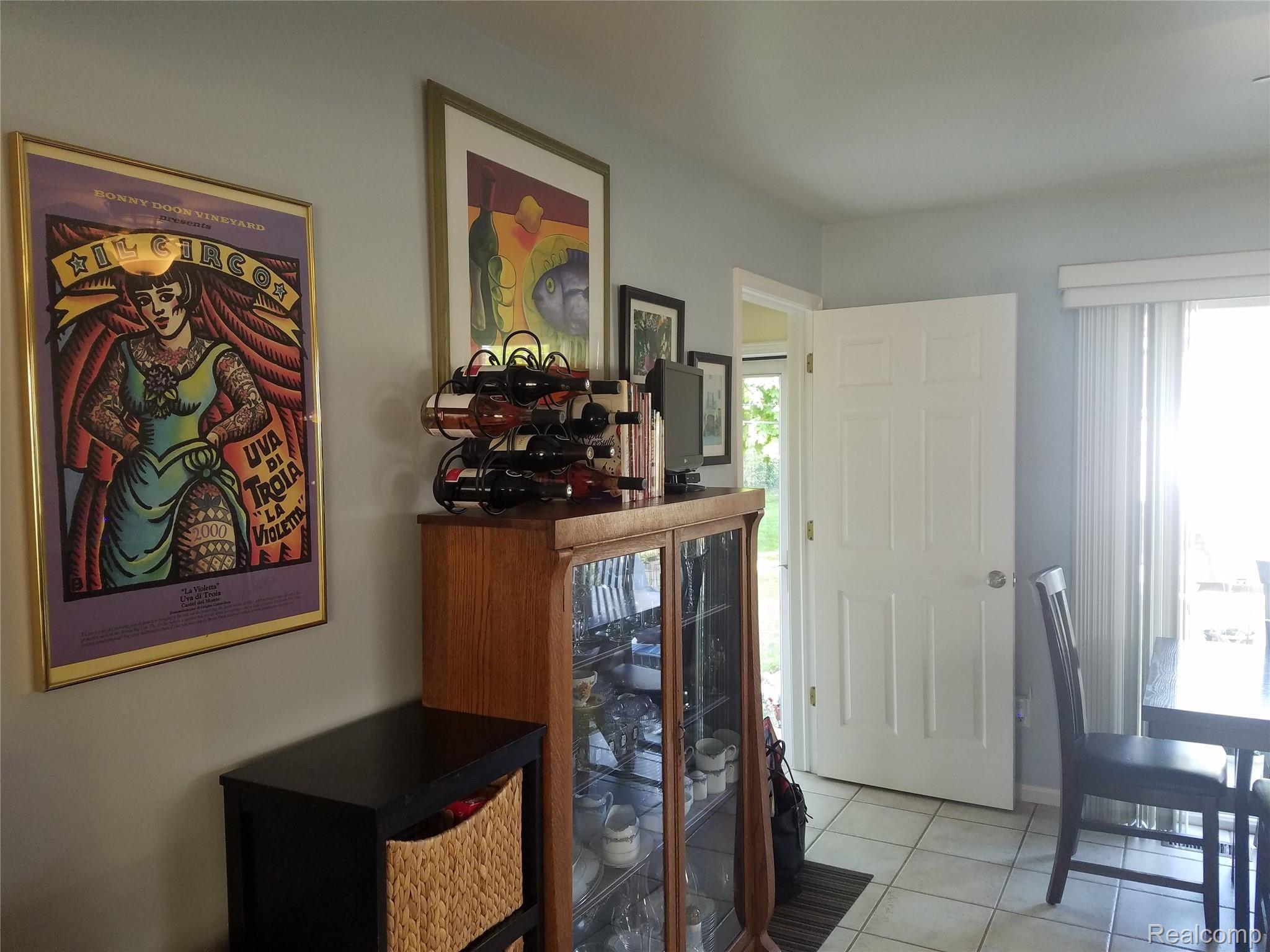 2715 Longview Avenue Rochester, MI 48307 - Photo 14 of 35 20190522_190324.jpg