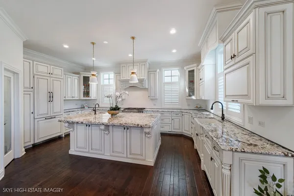 $1,448,000 | 1 Willowcrest Drive, Oak Brook, IL 60523