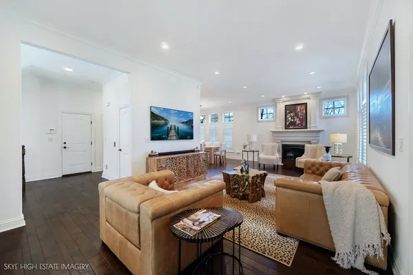 $1,448,000 | 1 Willowcrest Drive, Oak Brook, IL 60523