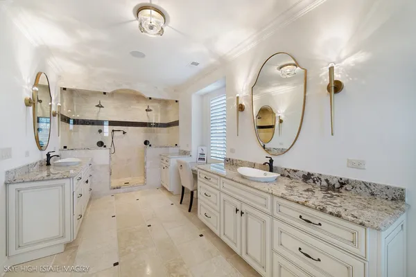 $1,448,000 | 1 Willowcrest Drive, Oak Brook, IL 60523