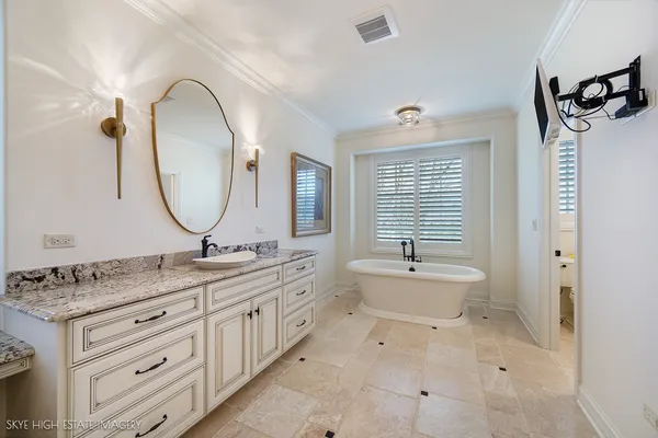 $1,448,000 | 1 Willowcrest Drive, Oak Brook, IL 60523