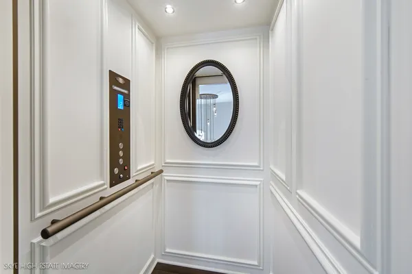$1,448,000 | 1 Willowcrest Drive, Oak Brook, IL 60523