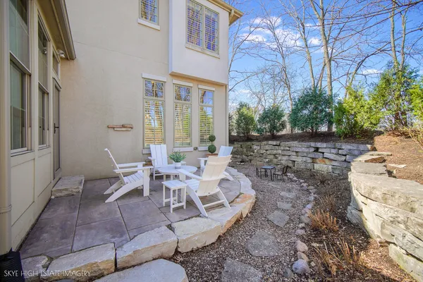 $1,448,000 | 1 Willowcrest Drive, Oak Brook, IL 60523