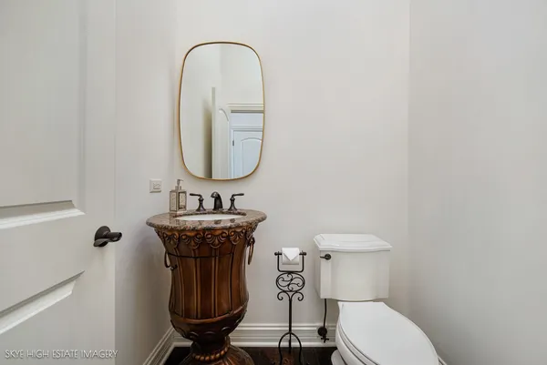 $1,448,000 | 1 Willowcrest Drive, Oak Brook, IL 60523