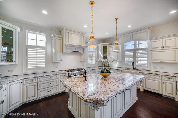 $1,448,000 | 1 Willowcrest Drive, Oak Brook, IL 60523