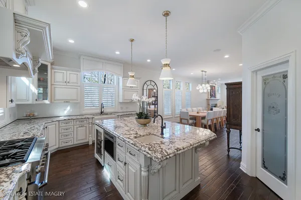 $1,448,000 | 1 Willowcrest Drive, Oak Brook, IL 60523