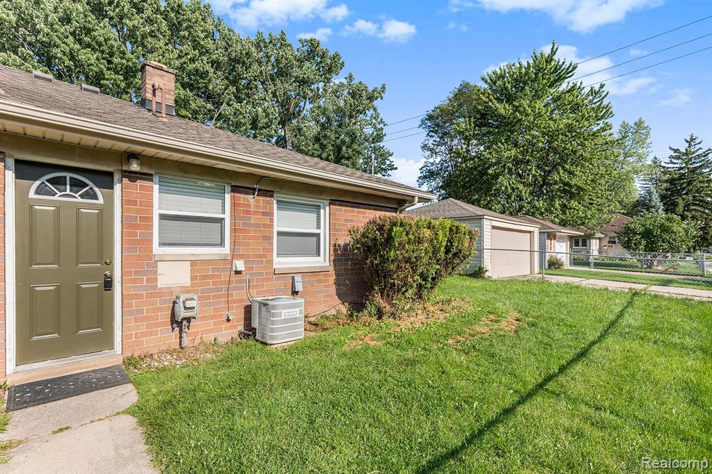 4467 West 14 Mile Road Royal Oak, MI 48073 - Photo 3 of 21