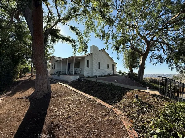 $3,500 | 126 East Sunset Drive South, Redlands, CA 92373