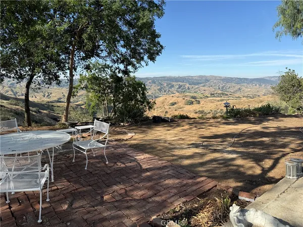 $3,500 | 126 East Sunset Drive South, Redlands, CA 92373