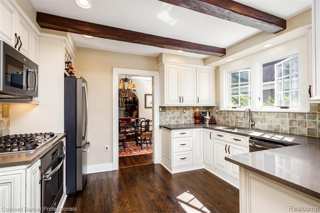 641 Fisher Road Grosse Pointe, MI 48230 - Photo 12 of 30