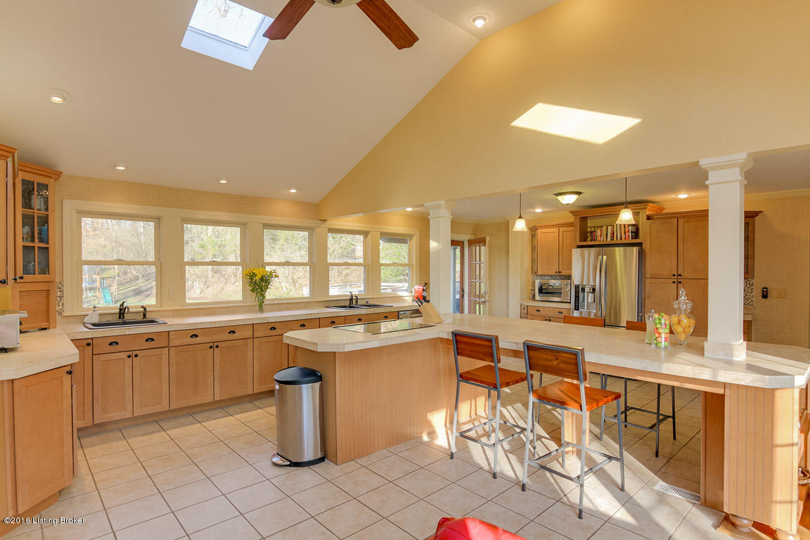 1814 Round Ridge Road Louisville, KY 40207 - Photo 8 of 36 0037