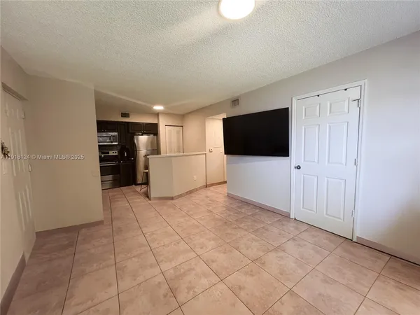 $235,000 | 3690 North 56th Avenue, Unit 916, Hollywood, FL 33021