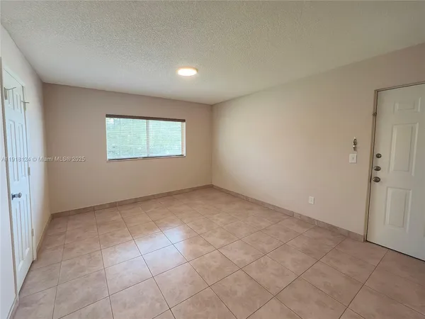 $235,000 | 3690 North 56th Avenue, Unit 916, Hollywood, FL 33021