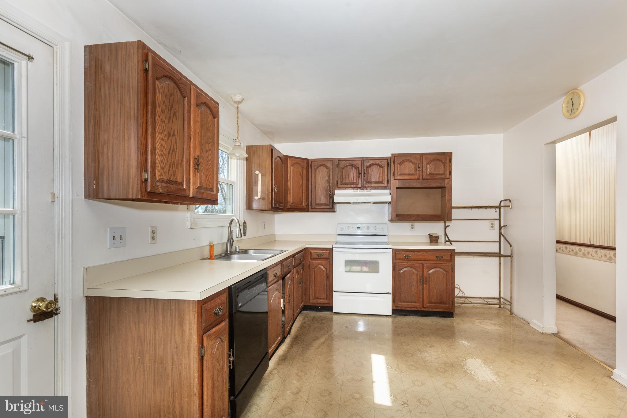 19535 Graystone Road White Hall, MD 21161 - Photo 7 of 32