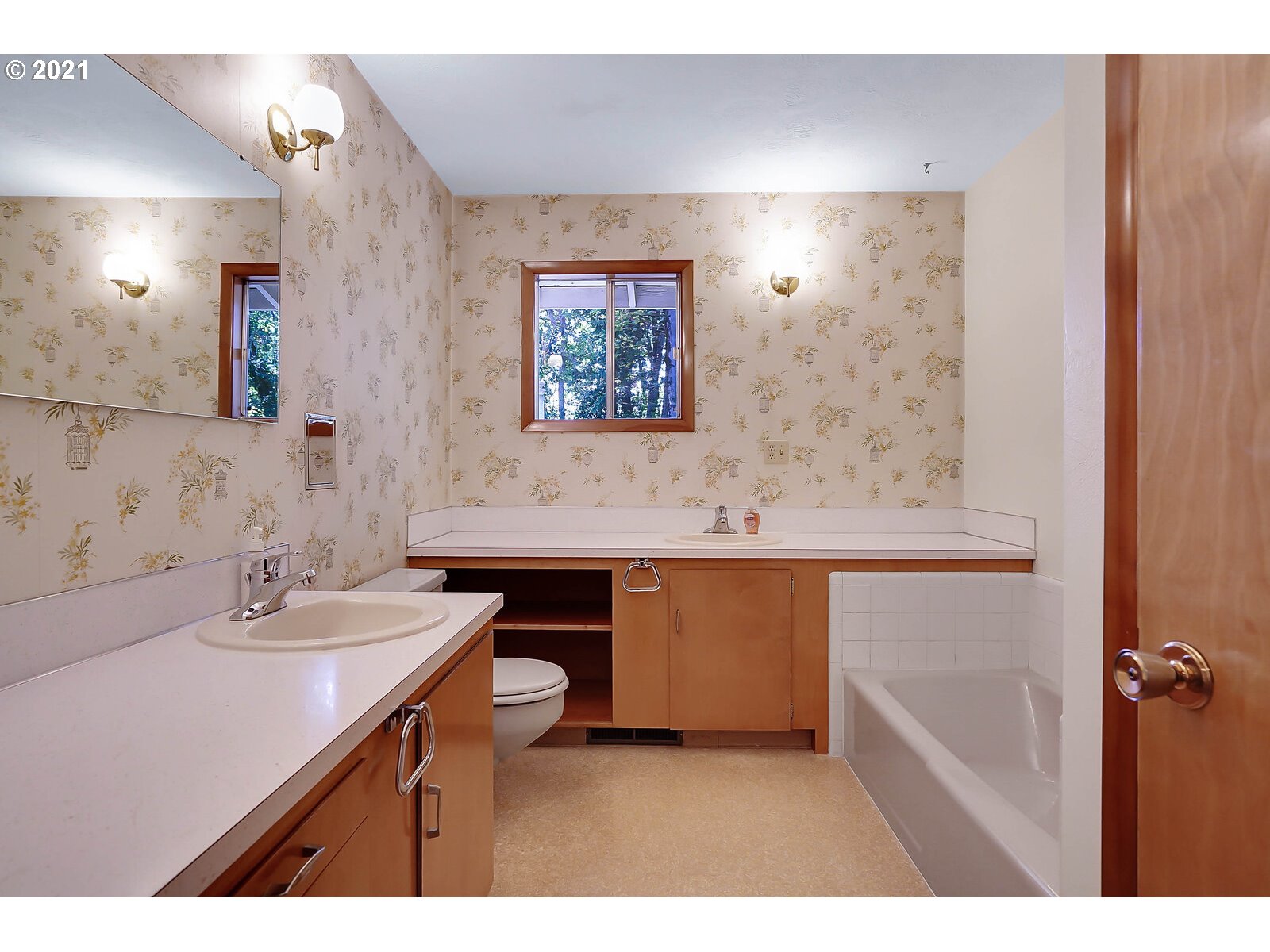 6852 Macleay Road Southeast Salem, OR 97317 - Photo 9 of 32 Gallery Image 9