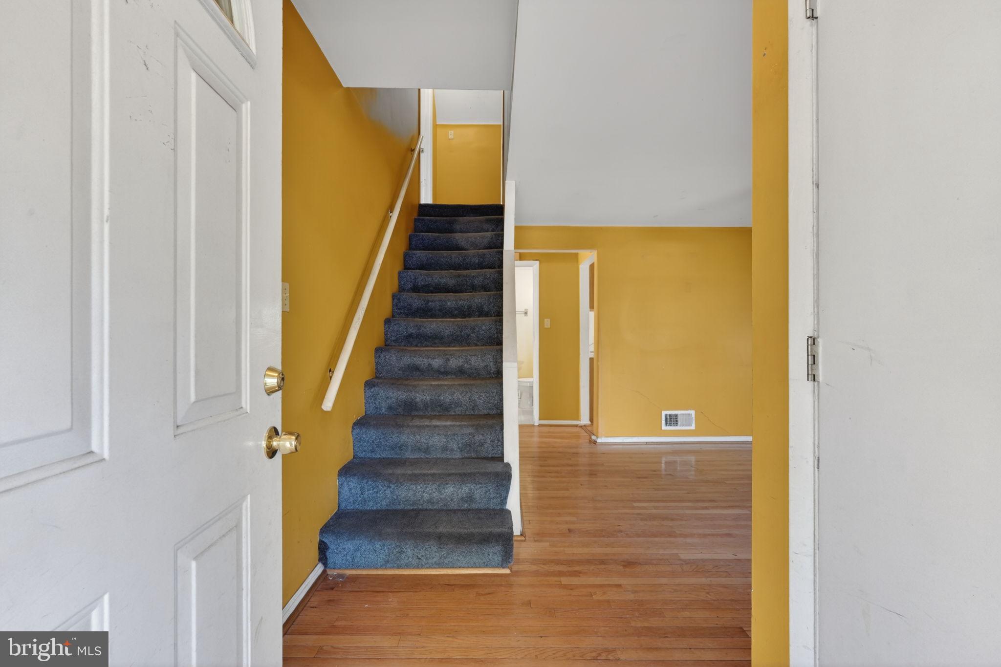 5441 Taussig Road Bladensburg, MD 20710 - Photo 3 of 37 a view of an entryway