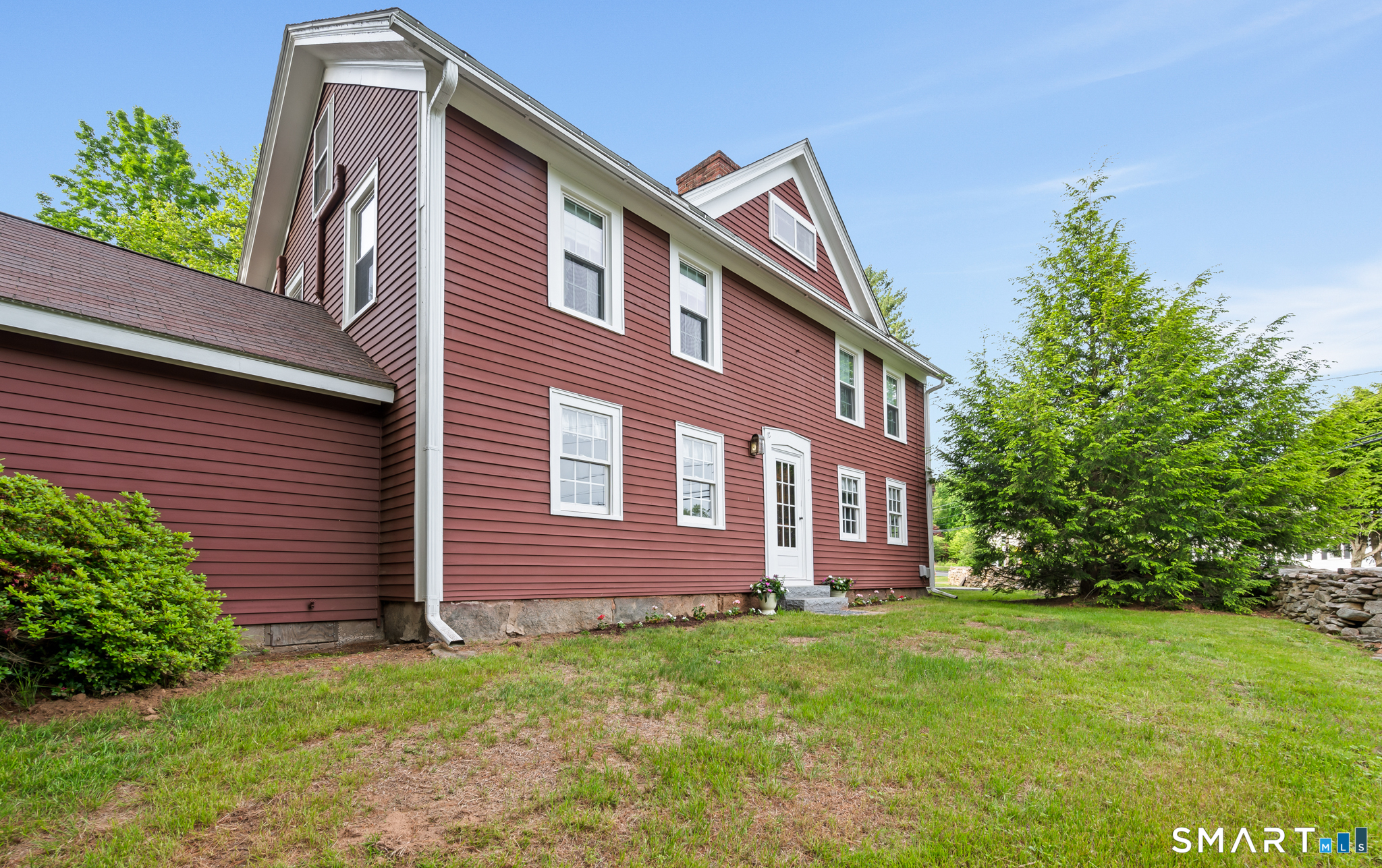 539 Hopewell Road Glastonbury, CT 06033 - Photo 4 of 38