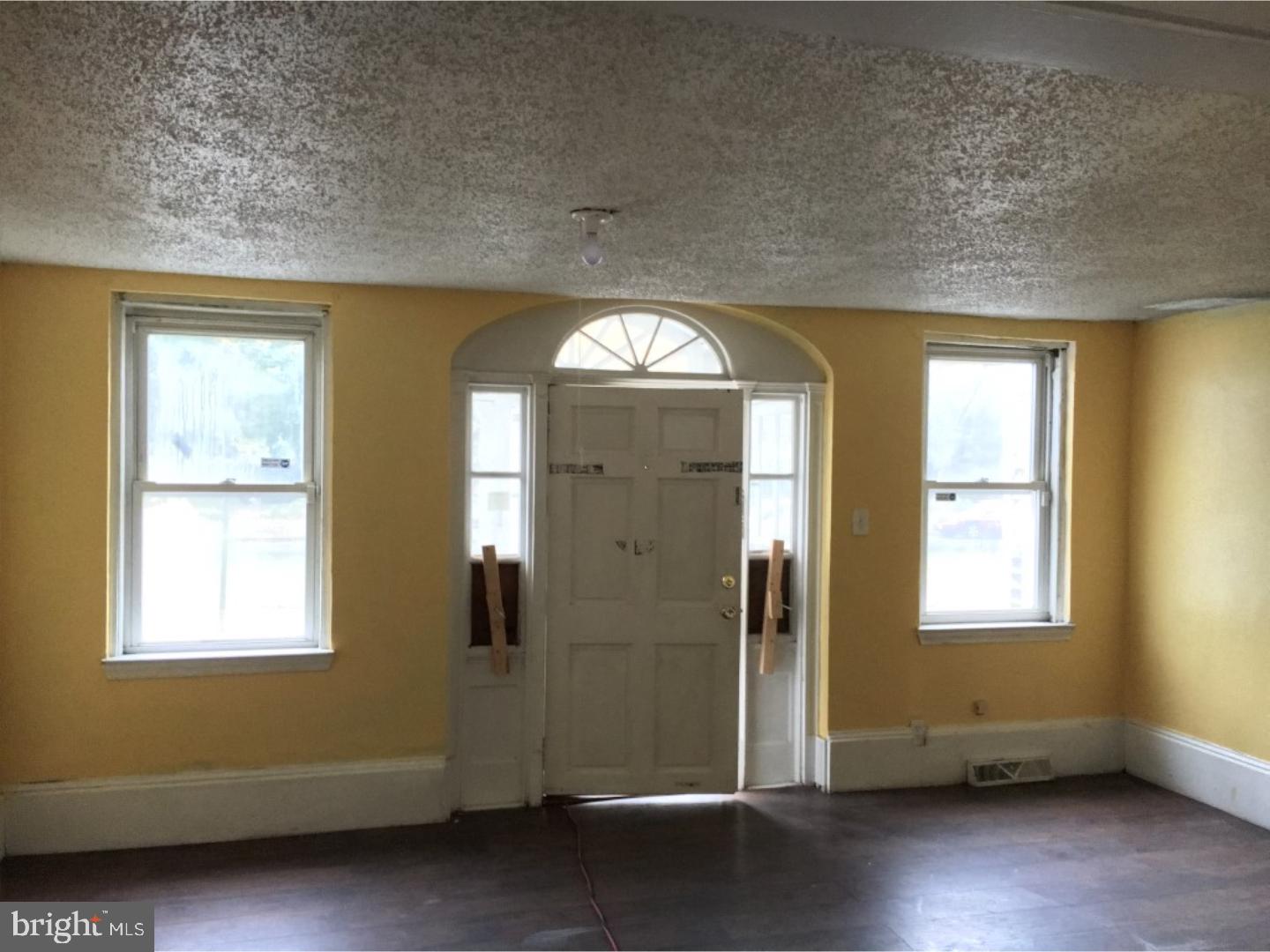 1061 Collings Road Camden, NJ 08104 - Photo 3 of 14