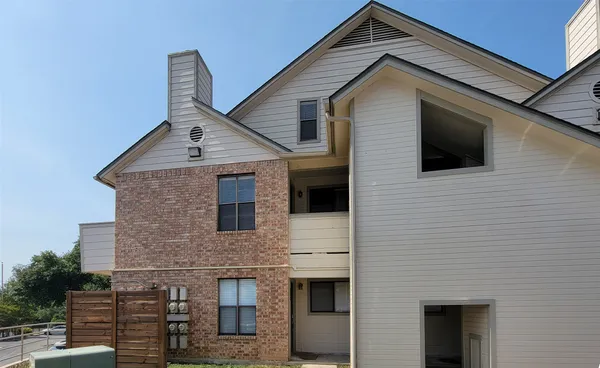 $1,080 | 2500 Burleson Road, Unit 210, Austin, TX 78741
