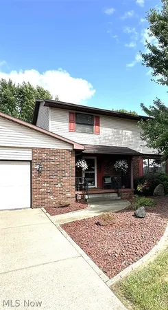 $320,000 | 812 Brentwood Drive, Belpre, OH 45714
