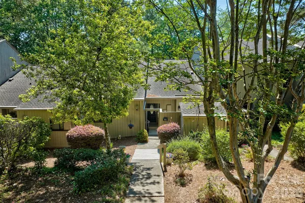 $362,500 | 114 Pine Grove Circle, Lake Wylie, SC 29710