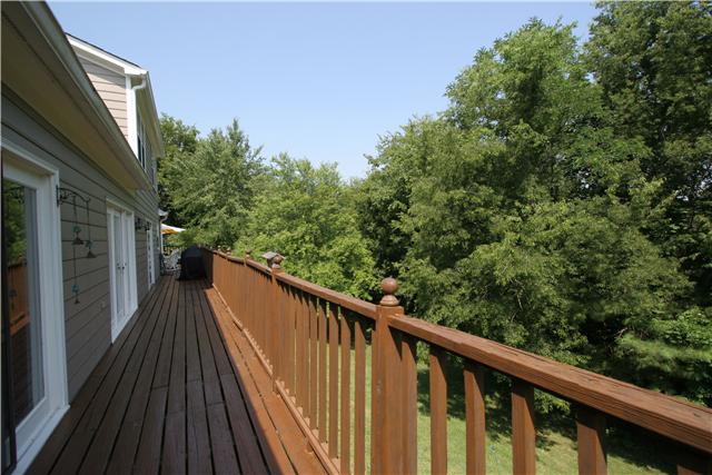 318 Stoneybrook Road Columbia, TN 38401 - Photo 2 of 20 Park like back yard with views of mature trees.