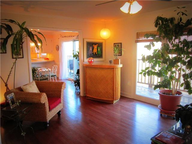 318 Stoneybrook Road Columbia, TN 38401 - Photo 4 of 20 Gathering room of kitchen. Great place to sit back and enjoy the view.