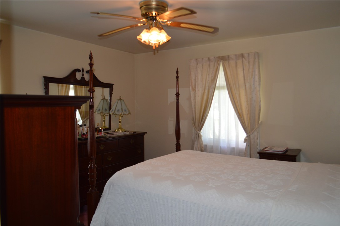 426 Strawberry Field Road Warwick, RI 02886 - Photo 10 of 13 Gallery Image 10