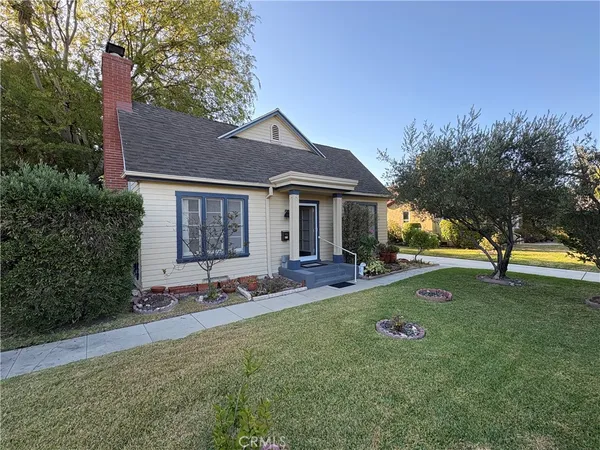 $4,325 | 894 South Los Robles Avenue, Pasadena, CA 91106