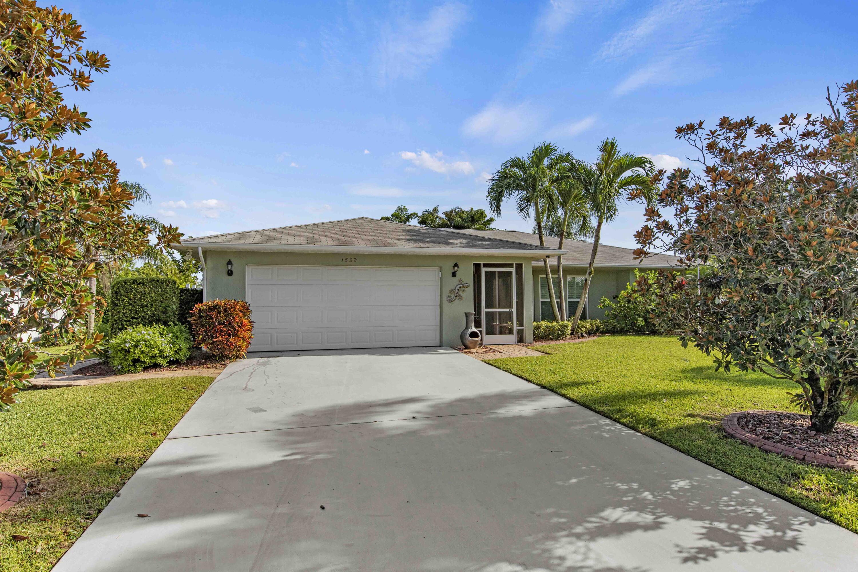1529 Southeast Pitcher Road Port St. Lucie, FL 34952 - Photo 10 of 60 IMG_3100