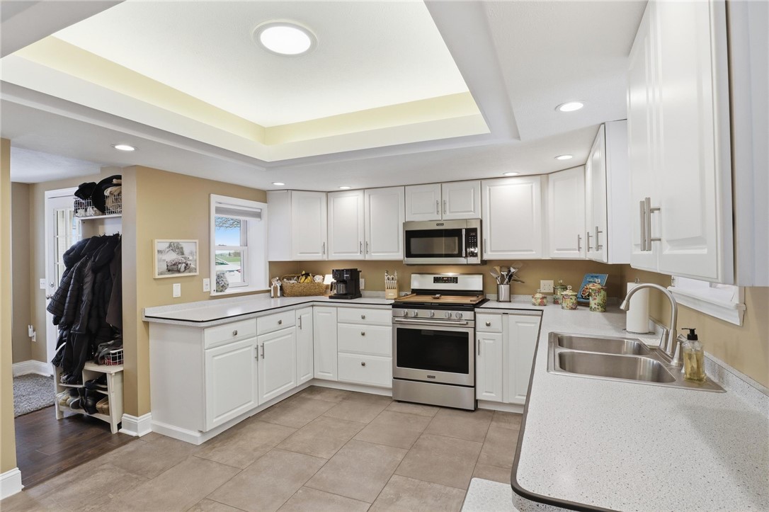 4561 Allen Road Canandaigua Town, NY 14424 - Photo 11 of 38 Kitchen