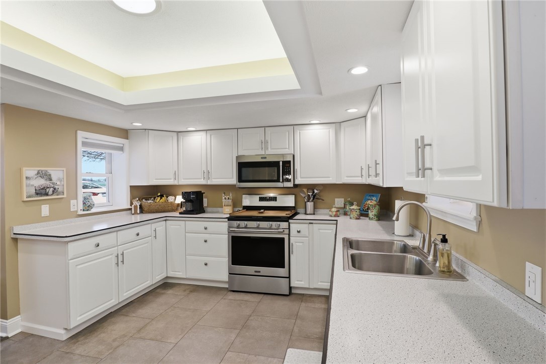 4561 Allen Road Canandaigua Town, NY 14424 - Photo 12 of 38 Kitchen