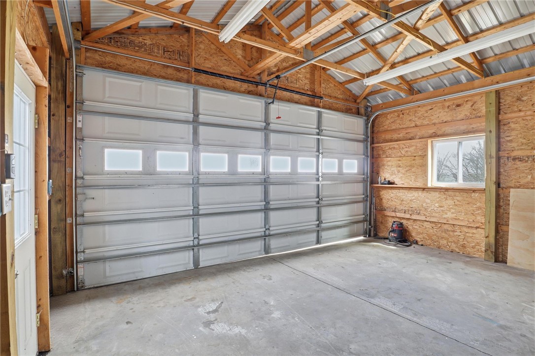 4561 Allen Road Canandaigua Town, NY 14424 - Photo 29 of 38 Garage