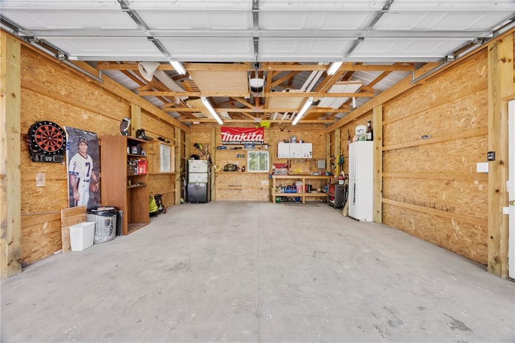 4561 Allen Road Canandaigua Town, NY 14424 - Photo 30 of 38 garage