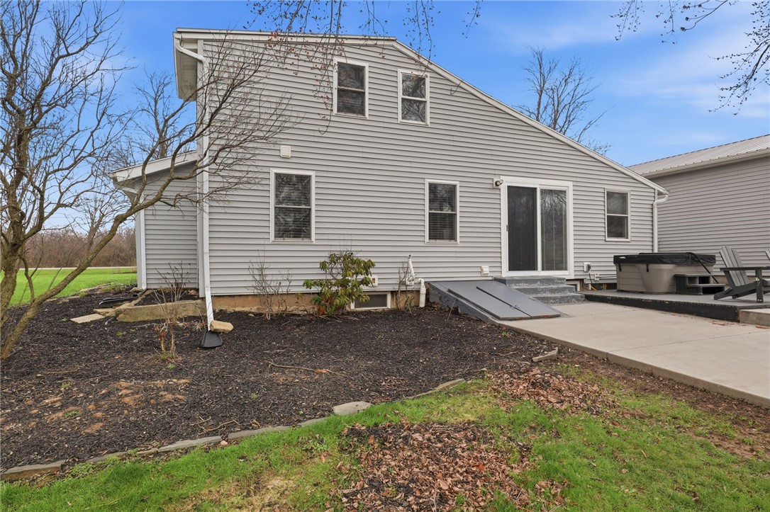 4561 Allen Road Canandaigua Town, NY 14424 - Photo 33 of 38 Exterior back