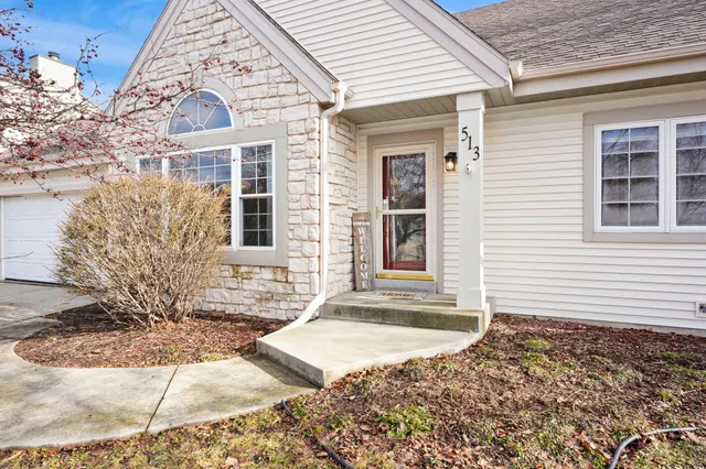 $445,000 | 513 Bridlewood Lane, Watertown, WI 53094