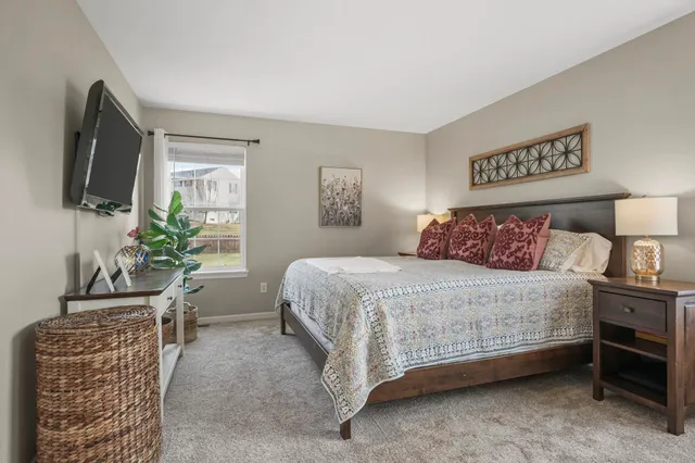 $445,000 | 513 Bridlewood Lane, Watertown, WI 53094