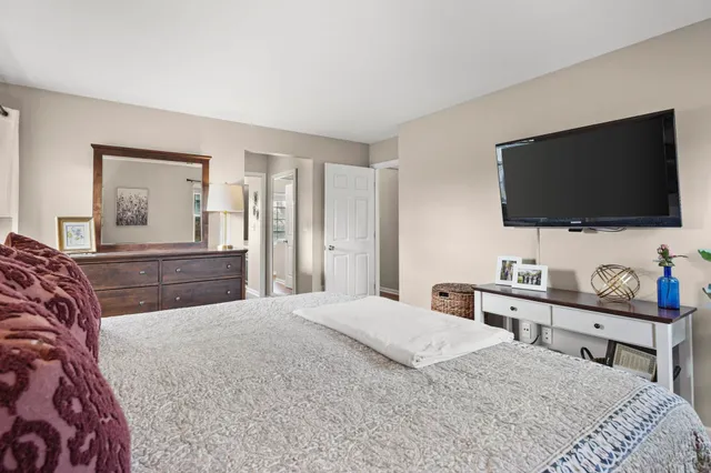 $445,000 | 513 Bridlewood Lane, Watertown, WI 53094