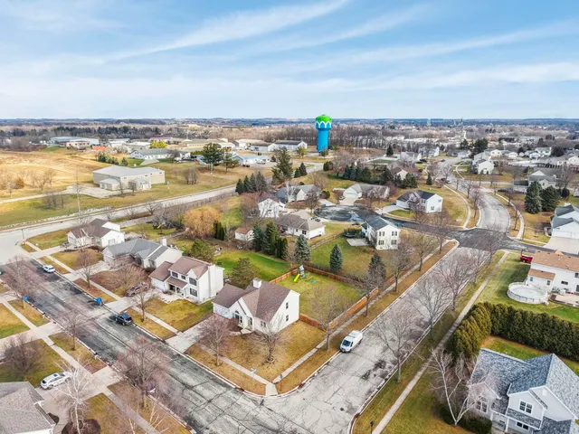 $445,000 | 513 Bridlewood Lane, Watertown, WI 53094