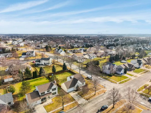 $445,000 | 513 Bridlewood Lane, Watertown, WI 53094