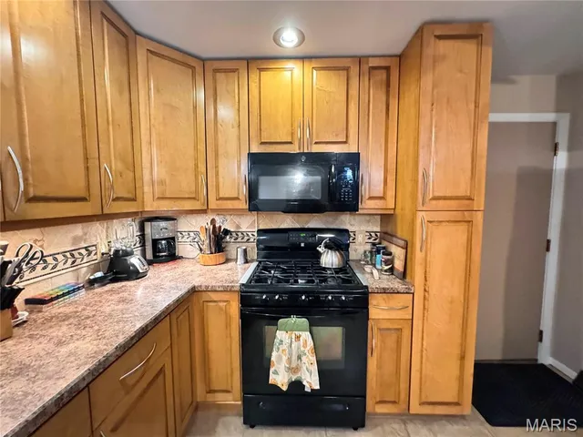 $325,000 | 2141 Sunswept Lane, High Ridge, MO 63049