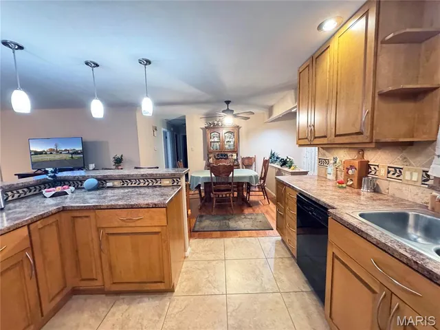 $325,000 | 2141 Sunswept Lane, High Ridge, MO 63049